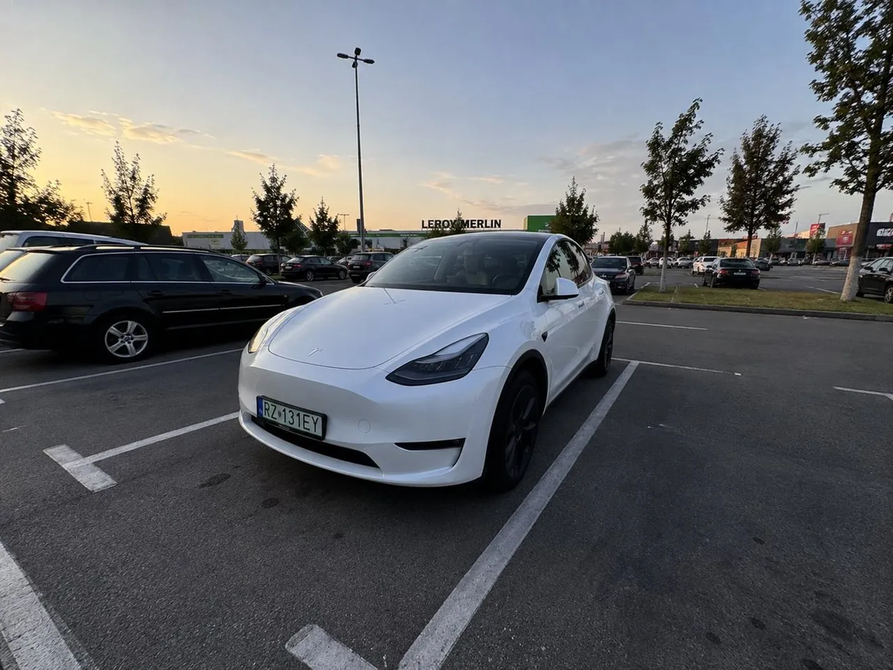 Realistic iPhone Tesla Photo