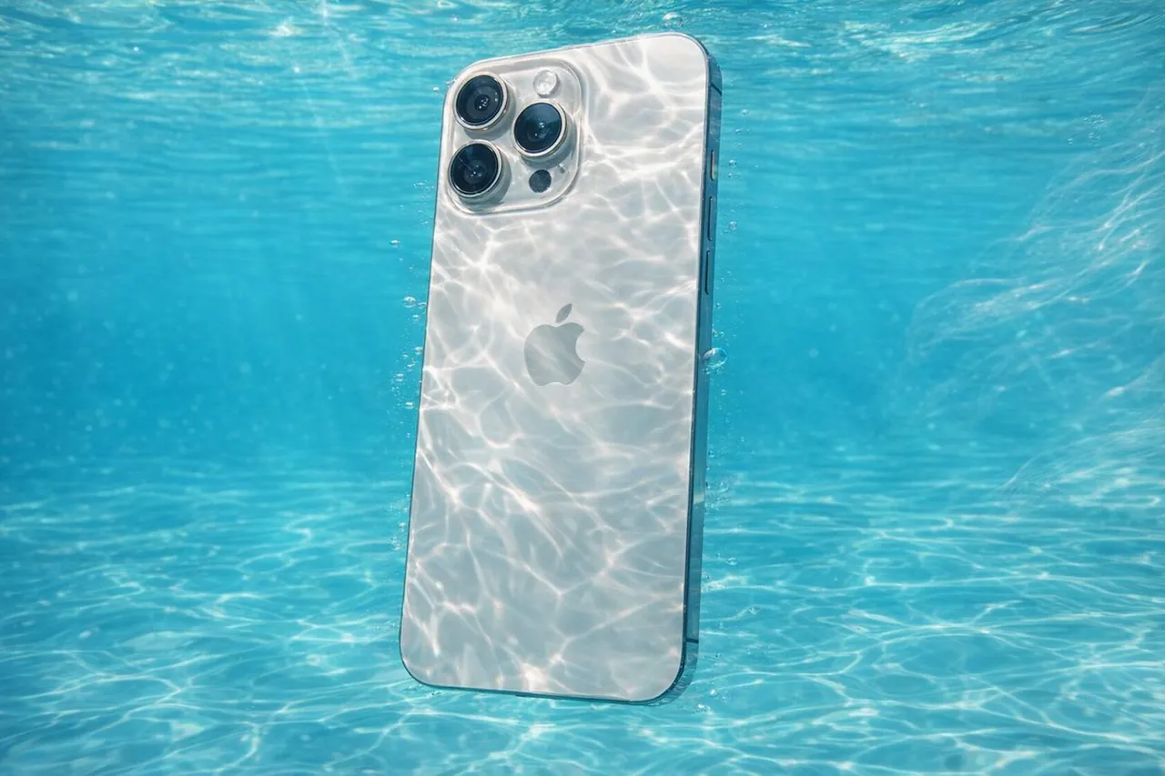 Underwater Product Photoshoot with Caustic Light